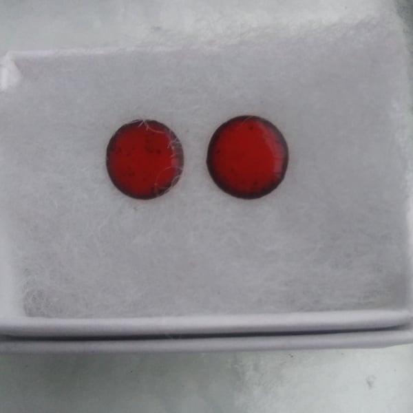 Round stud earrings - 9mm - Enamelled with sterling silver post - RED