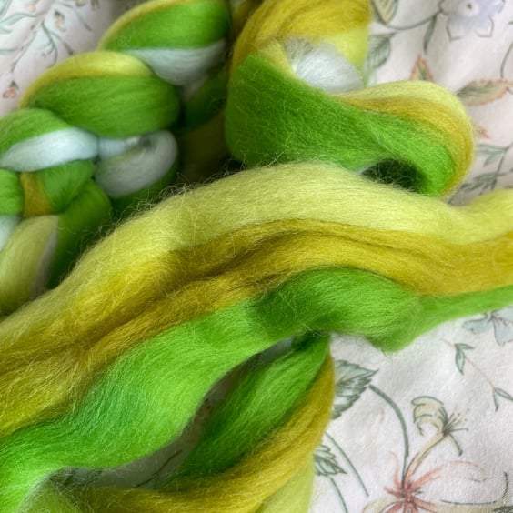 Green Bean - 100g Blended, Combed Wool Tops for Spinning or Felting