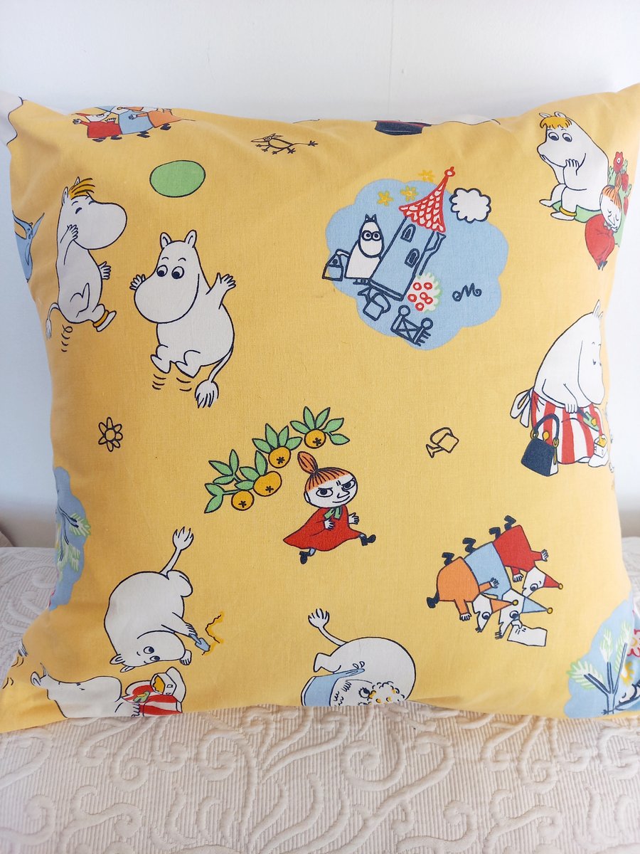 Moomin cushion cover