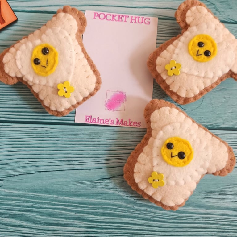 Wool Blend Felt 'Heart Fried Egg On Toast' Pocket Hug & pocket hug card (flow)