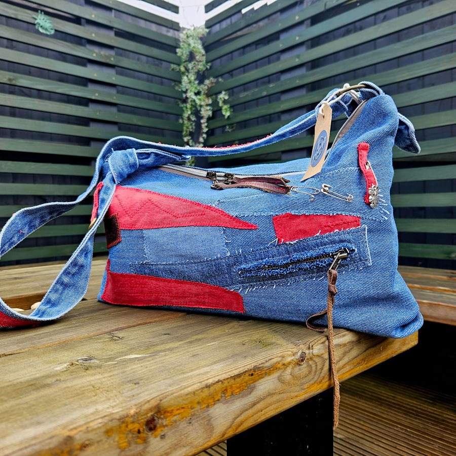 Jeans bag, denim crossbody bag,  zipper bag,  upcycled denim bag, Slouch handbag