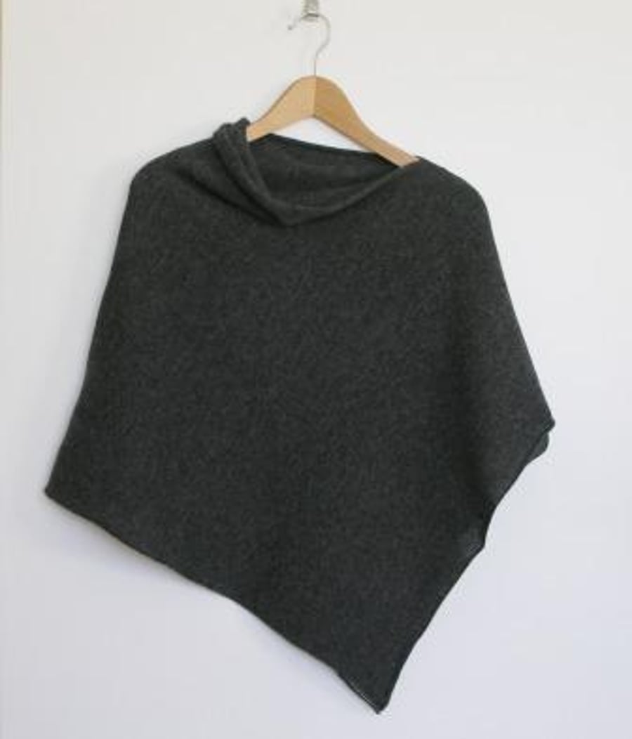 Poncho merino lambswool coal grey 