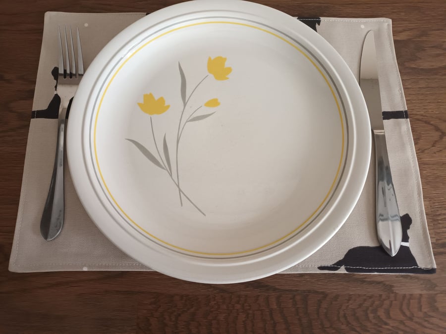 Black Labrador, Dog Placemat. Natural Linen look. With Free Delivery