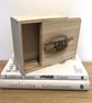 WOODEN TRINKET BOX EMBELLISHED WITH CERAMIC HANDLE FEATURING STANDING STONES - Image 5