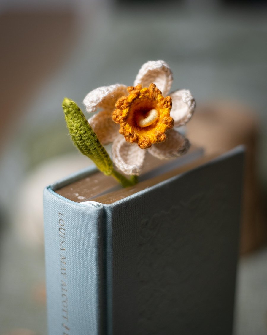 Daffodil Crochet Bookmark