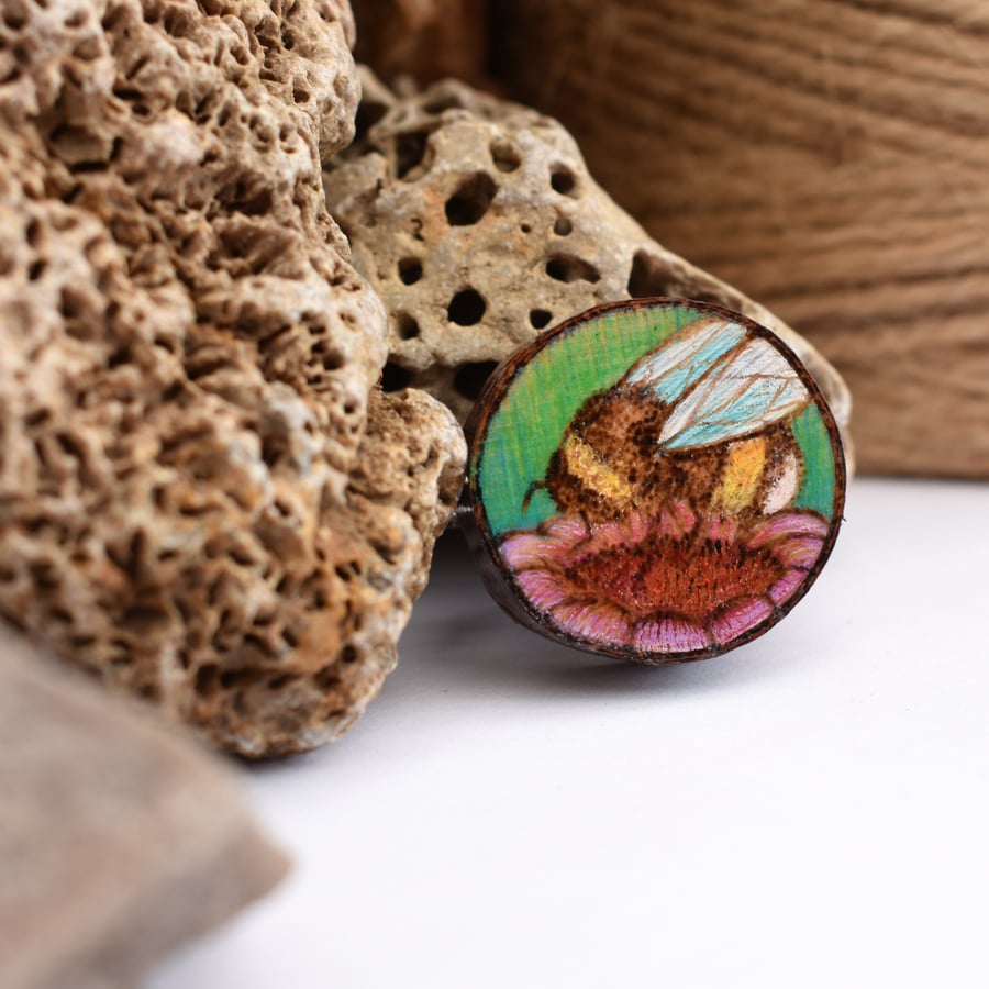 Busy bumblebee, wooden tree slice pyrography brooch. Rustic branch pin.