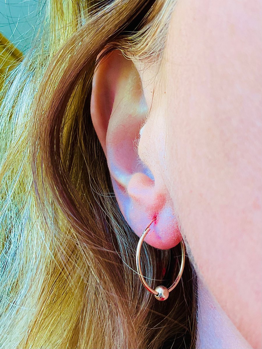 9ct Gold 20mm Hoop Earrings with 9ct Gold Beads