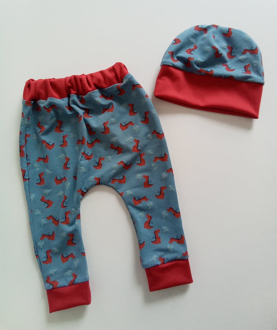 Beautiful Bundle Leggings and hat set, 0-3 months, slouchy leggings, hat, dragon