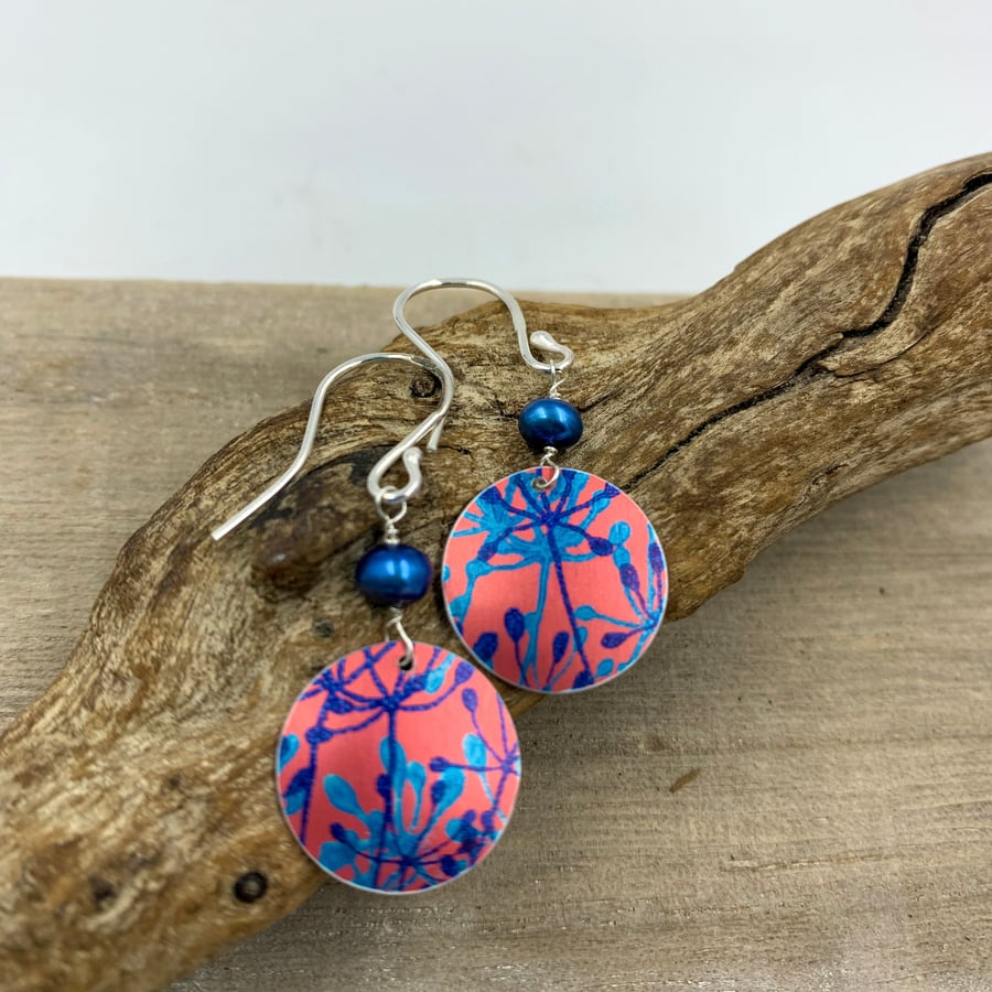 Red aluminium cow parsley circle earrings with pearl