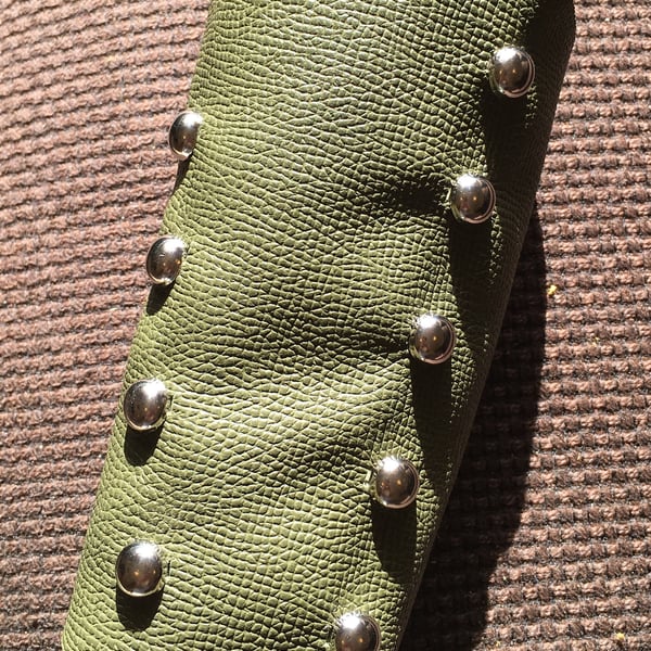 Sm Pair Military Green coloured soft leather bracers w 3 rows of nickel spots 