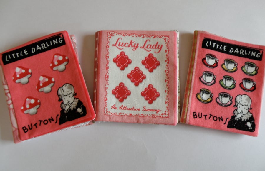 Retro style button print Needle case 