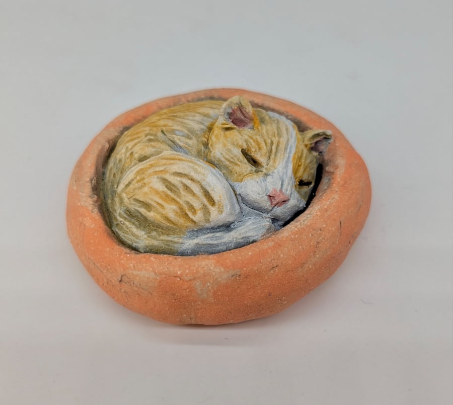 Yorkshire Pudding Cat - Ginger & White in Orange bed