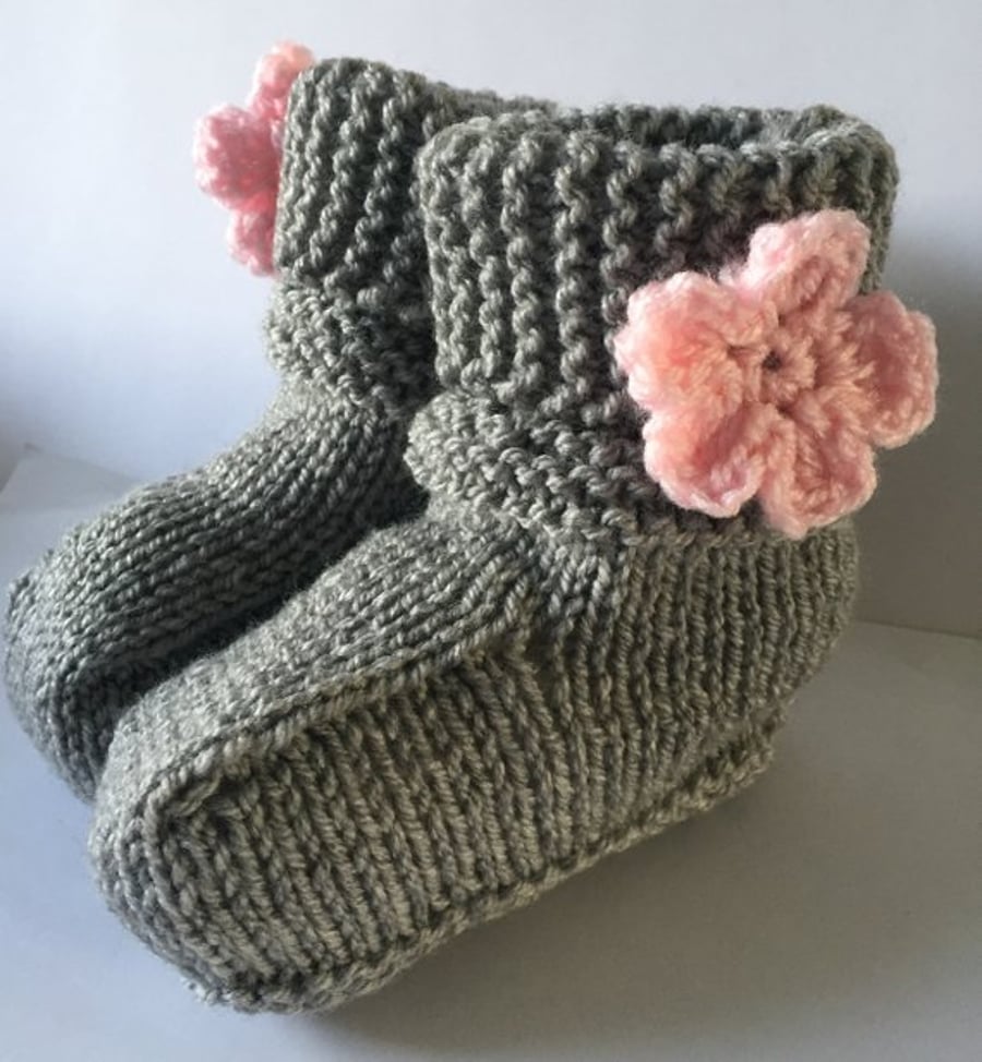 12-18 m hand knitted grey booties