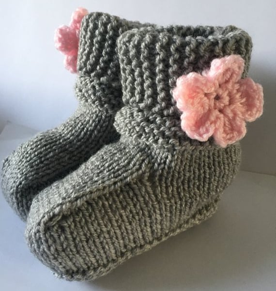 12-18 m hand knitted grey booties