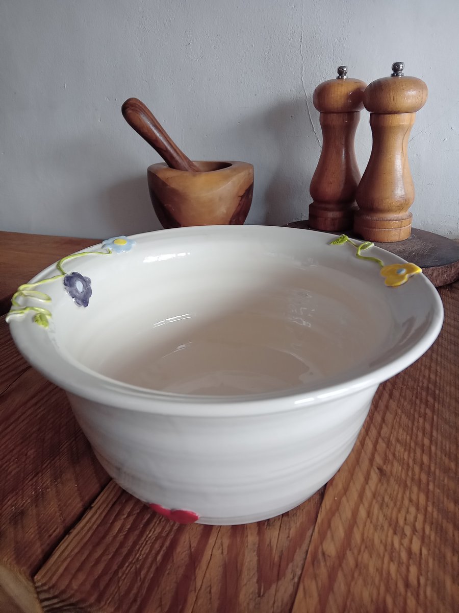 Ceramic Bowl with flower design 