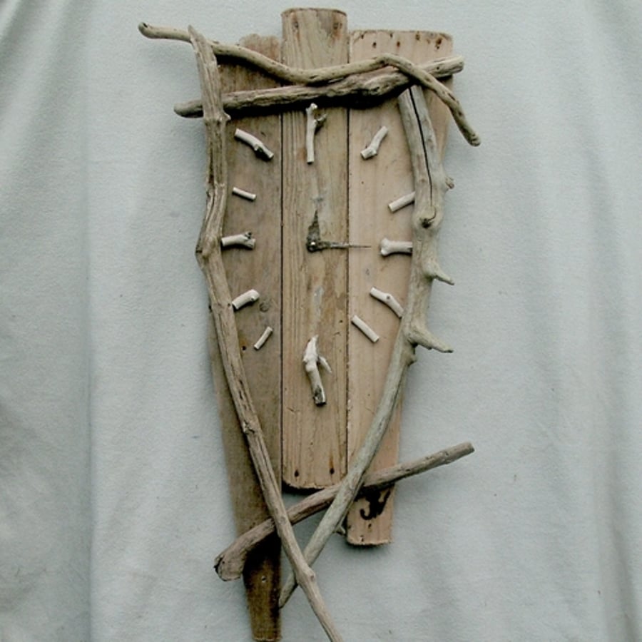 DRIFTWOOD CLOCK LARGE~QUIRKY CLOCK~DRIFTWOOD FURNITURE