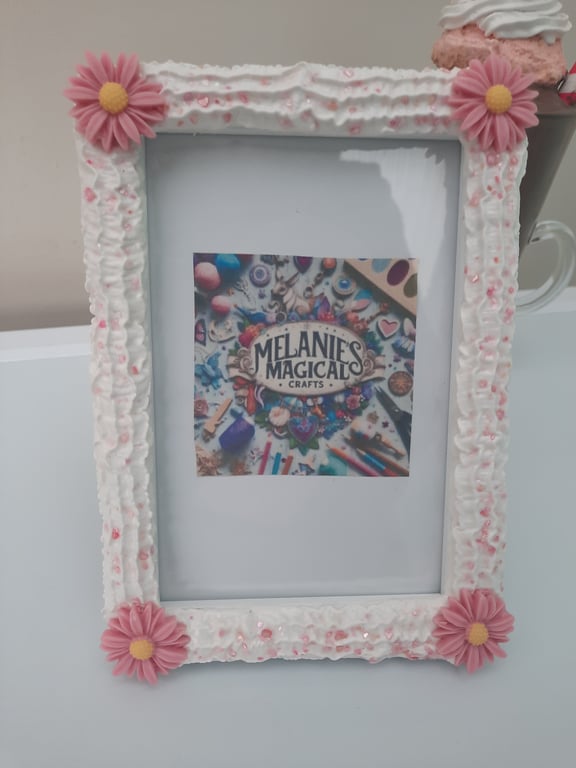 Fake Faux iced white and pink flower photo frame 4" x 6"
