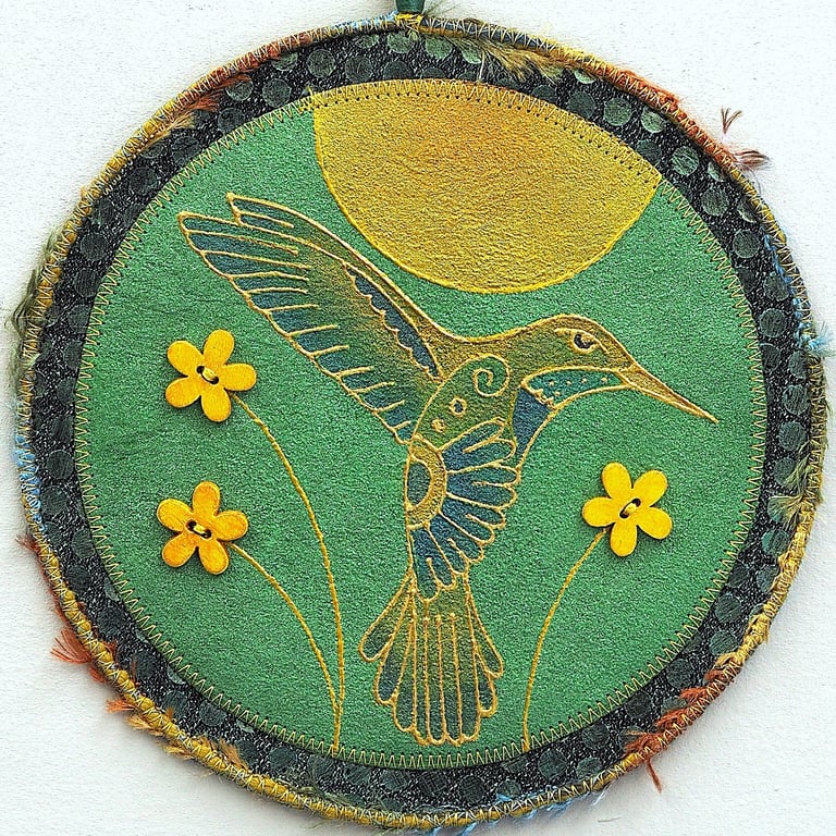HBPM323 - Hummingbird Mandala Wall Hanging-17.5cm diameter - Green-Yellow-Gold