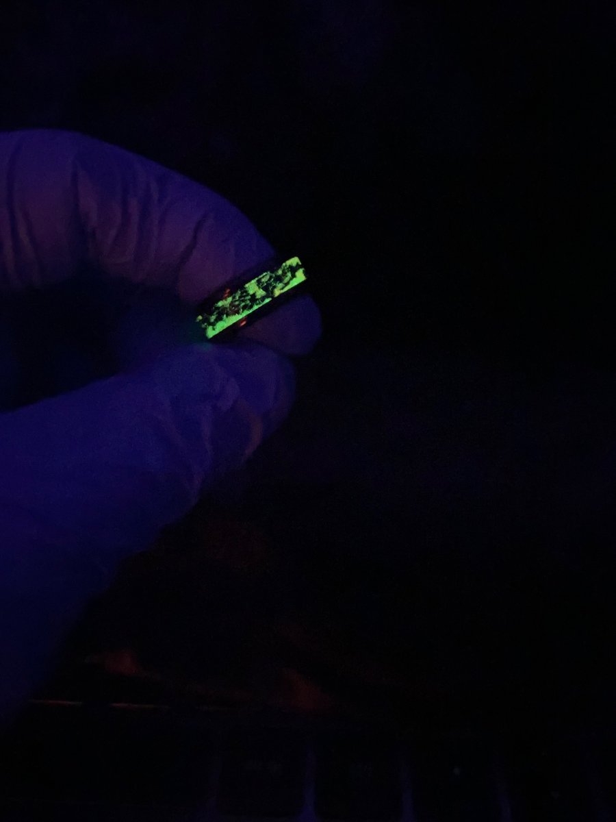 Resin ring with lava effect and glow in the dark 