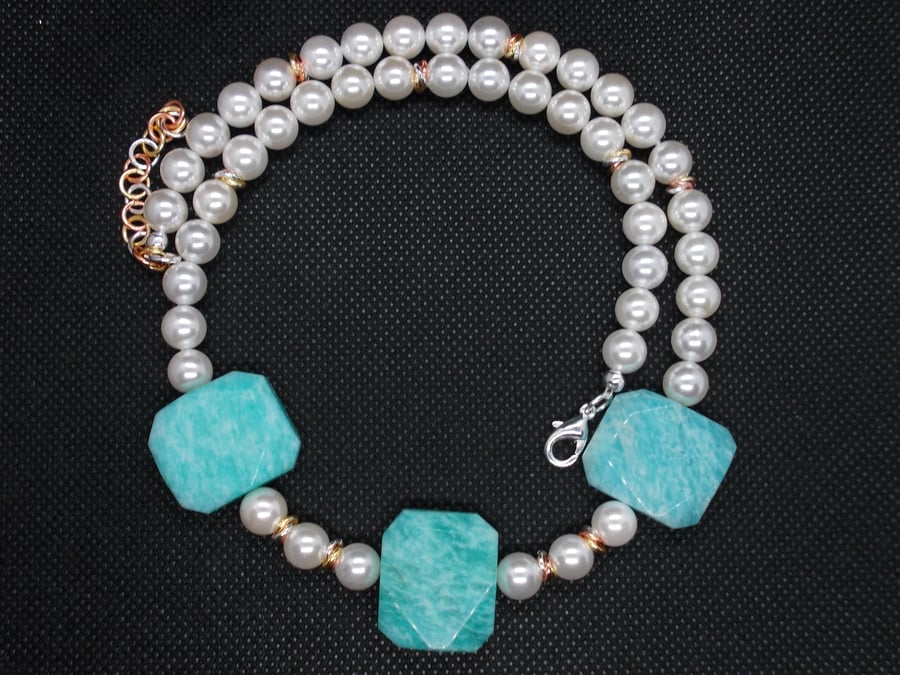 Sale - Shell pearl and amazonite necklace