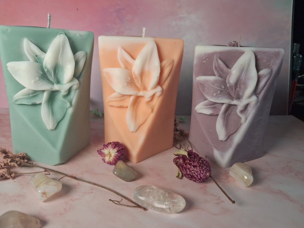 Lily Geometric Candle