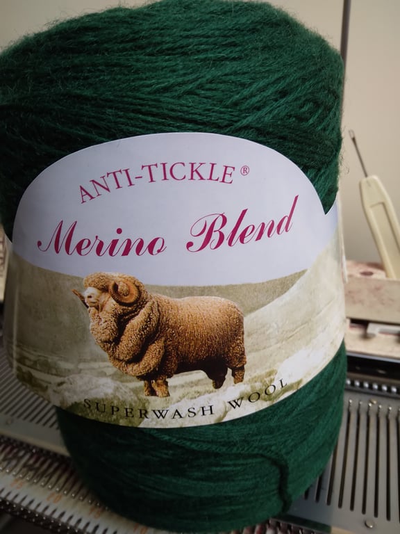 King Cole Merino Blend 4 ply, bottle green, 500 gm 