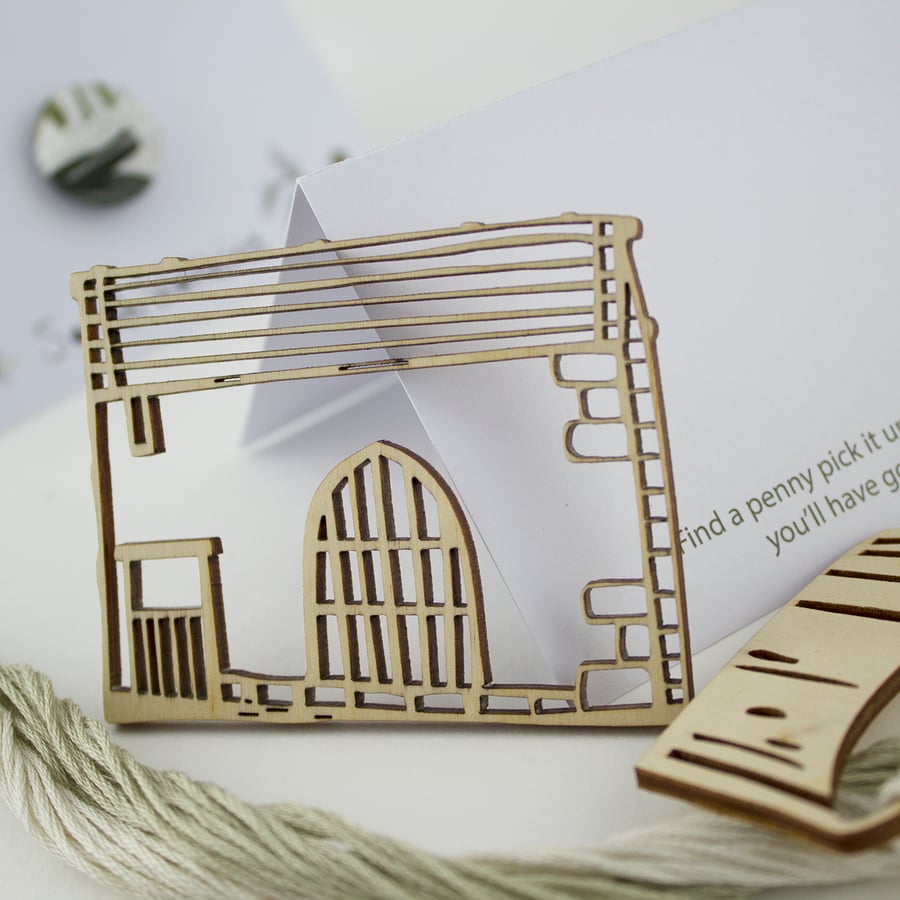 Yorkshire Barn Thread Holder & Needle Minder