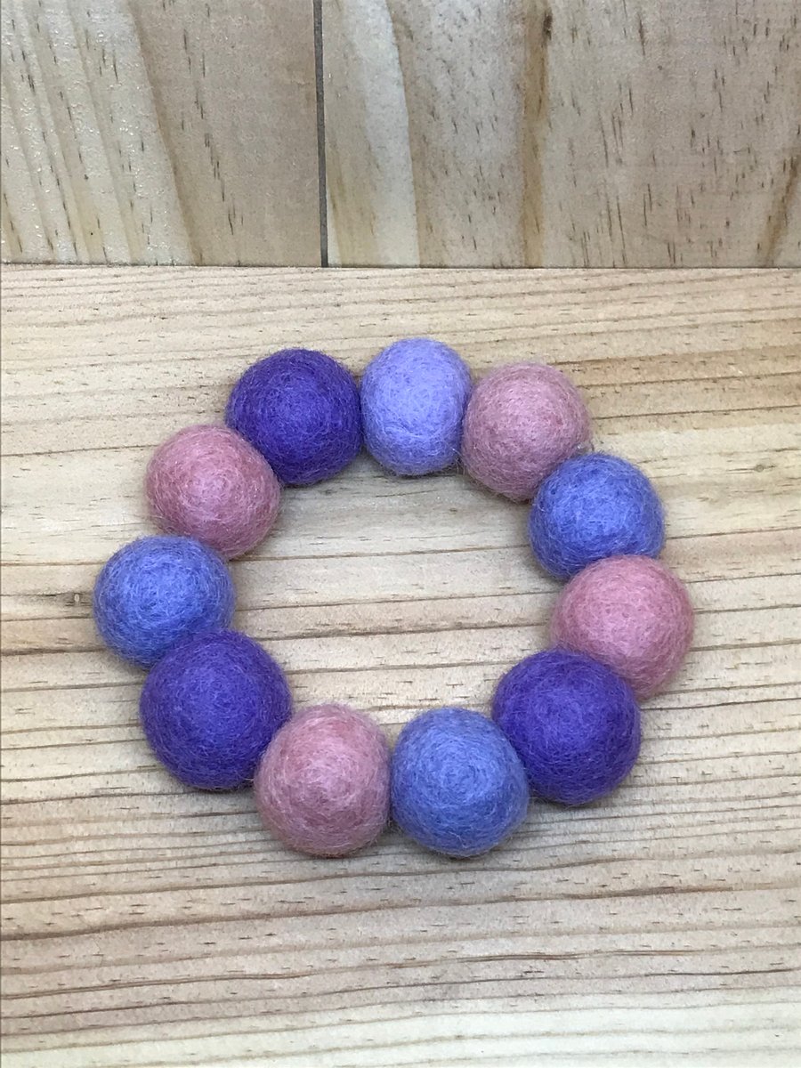 Felt Ball Bracelet. (452)
