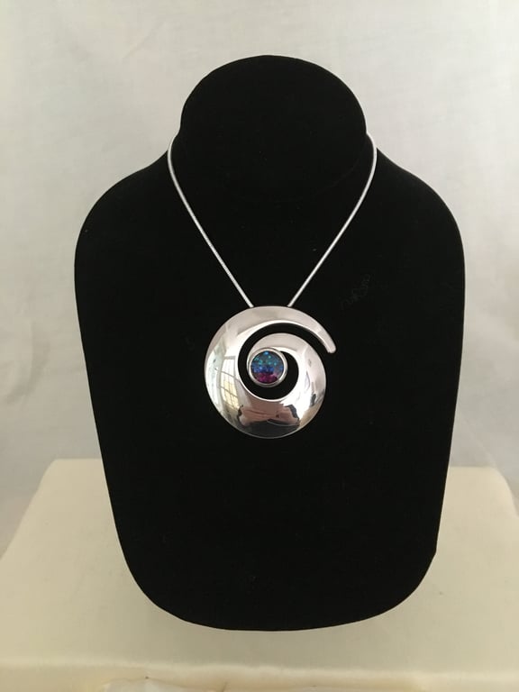 Bold Round Swirl Pendant with a Tri-Colour Centrepiece