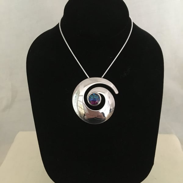 Bold Round Swirl Pendant with a Tri-Colour Centrepiece