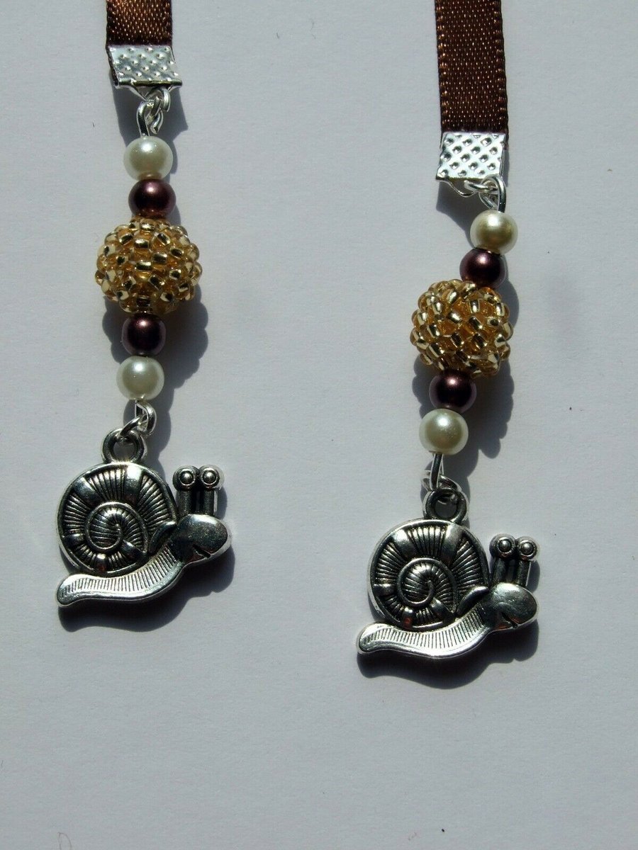 Snail Charm Ribbon Bookmark with Gold Beaded Beads & Pearl Beads
