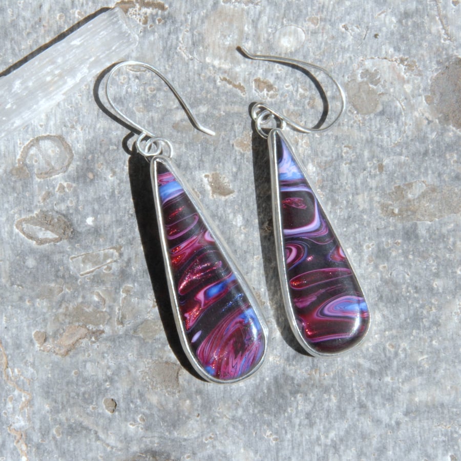 Swirly berry hued bowlerite drop earrings