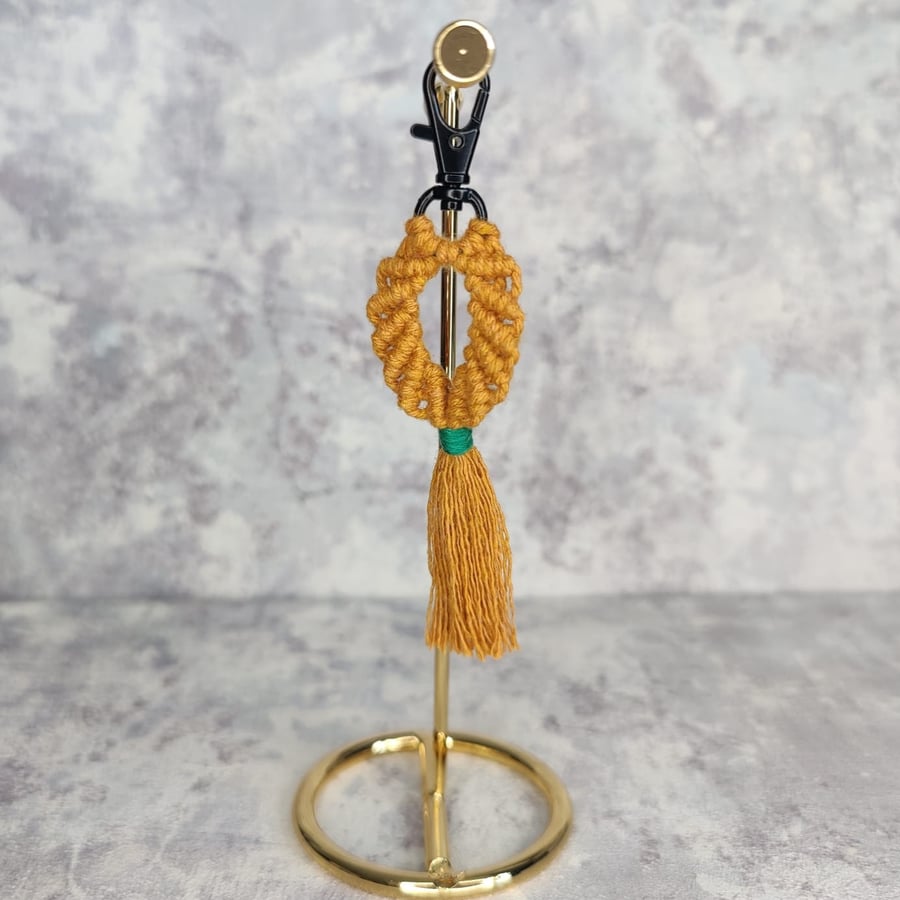 Bespoke Seashell Macramé Keyring