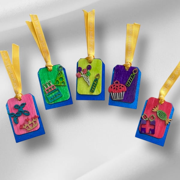 5 Gift tags. Birthday gift tags. Birthday gift labels.