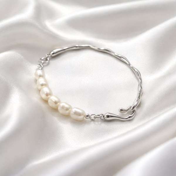 Riverglow Pearl Bangle