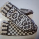 Ethical super warm handmade mittens from pure Welsh wool
