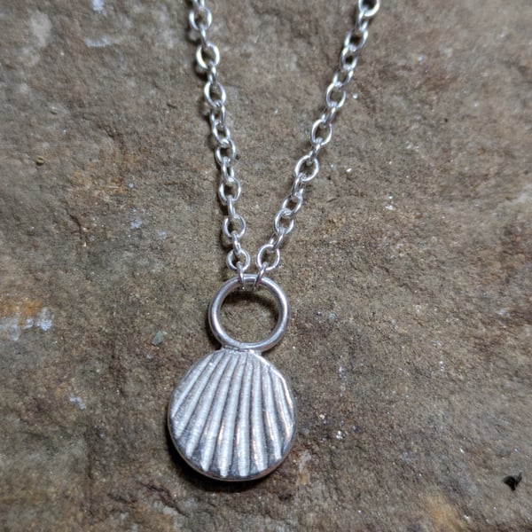 Solid silver shell necklace 