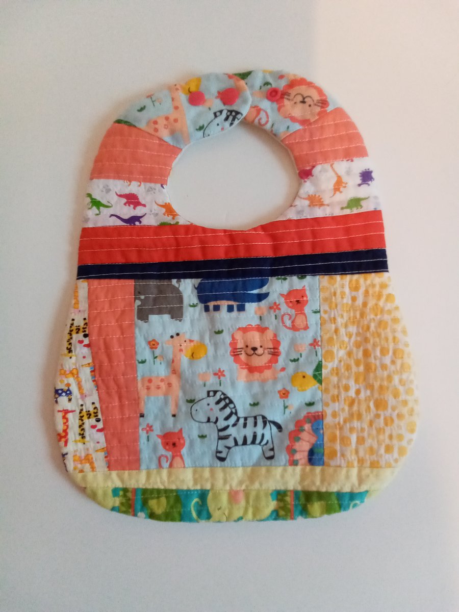 Patchwork Bib, Babies Bib, quilted bib,  Reversible bib, animals, Bears, Cat