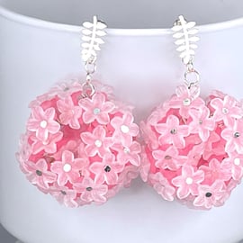 LUCITE FLOWER EARRINGS pink white silver blossom acrylic Leaf post