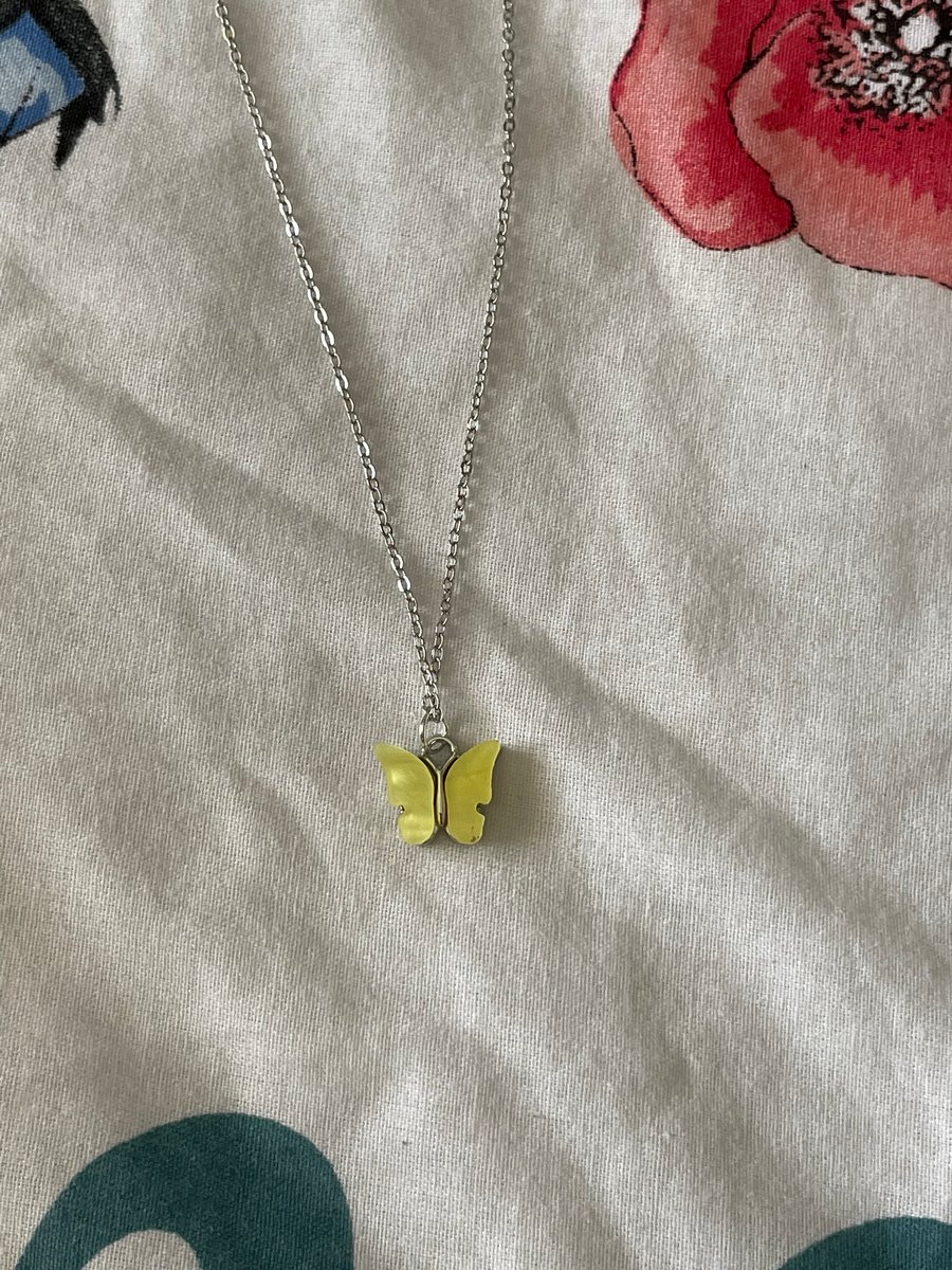Bebita - yellow silver chain butterfly necklace 