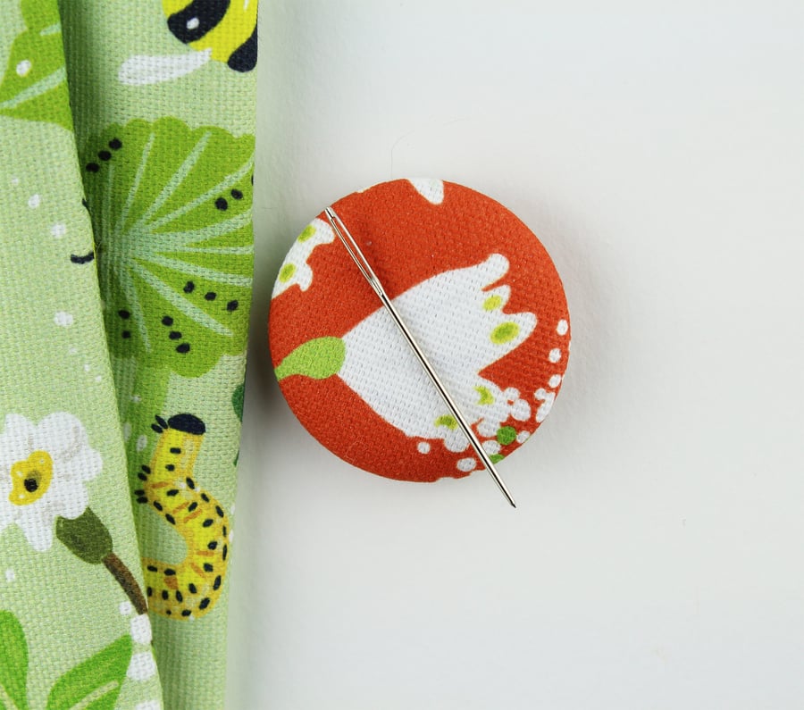 Lilly of the Valley Needle Minder