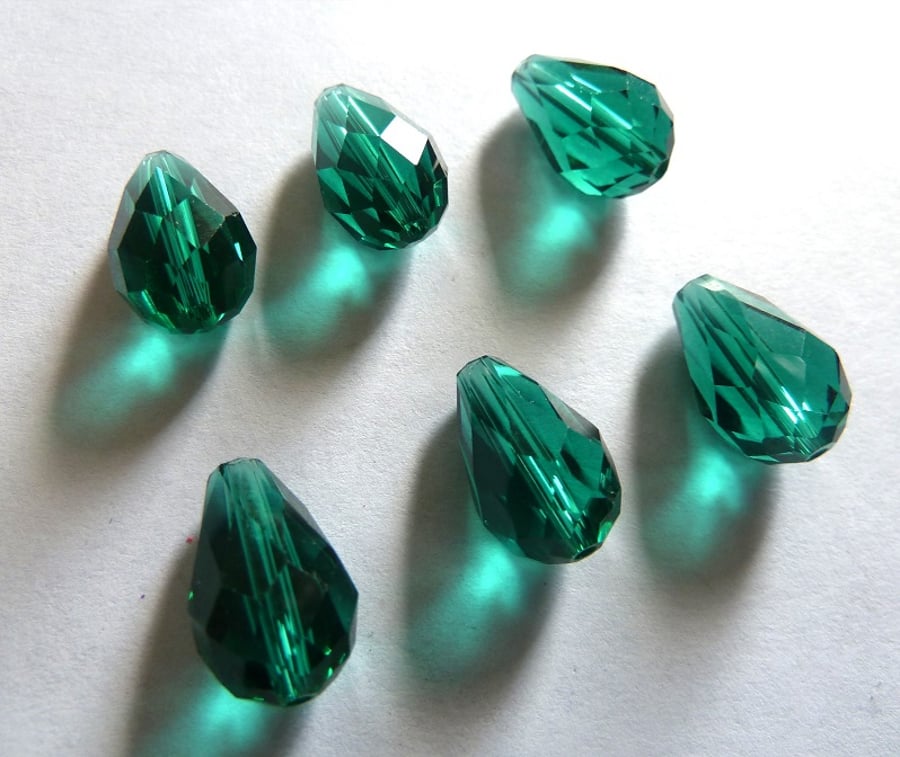 green glass teardrop beads
