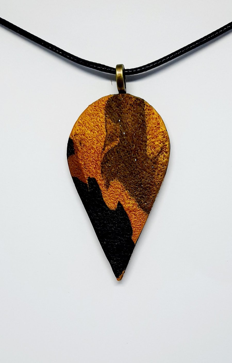 Teddy bear textured pendant 