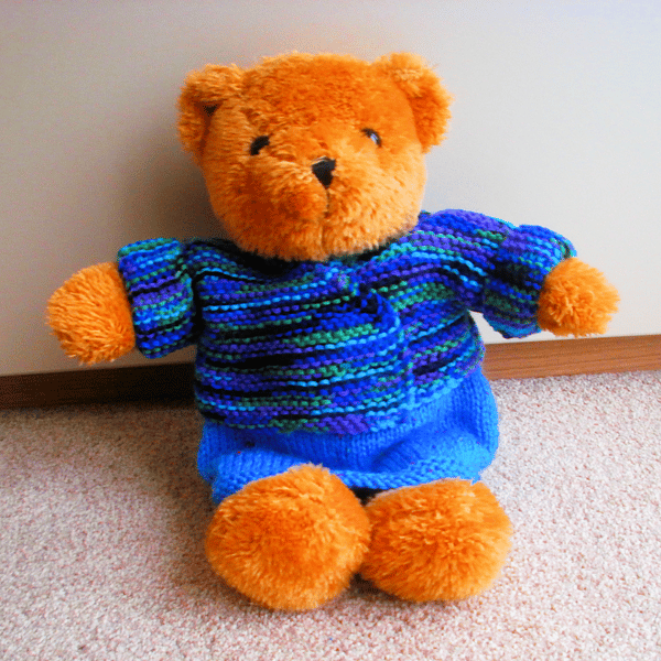 KNITTING PATTERN PDF Teddy in Blue