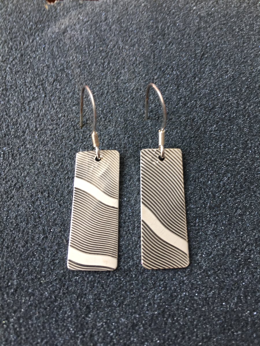 Oblong, two sunbeams, engine turned pattern, silver earrings