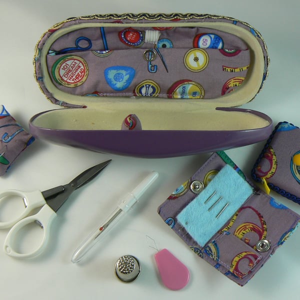 Sewing case with accessories (lilac)