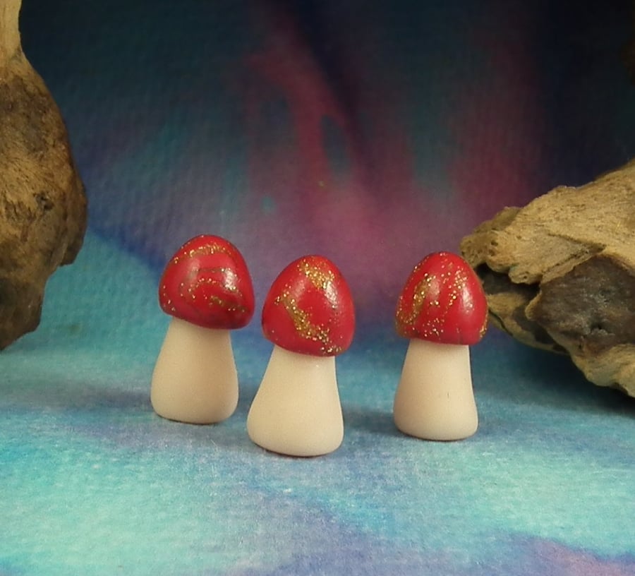 Sale Trio of Toadstools ... Magic! OOAK Sculpt by artist Ann Galvin