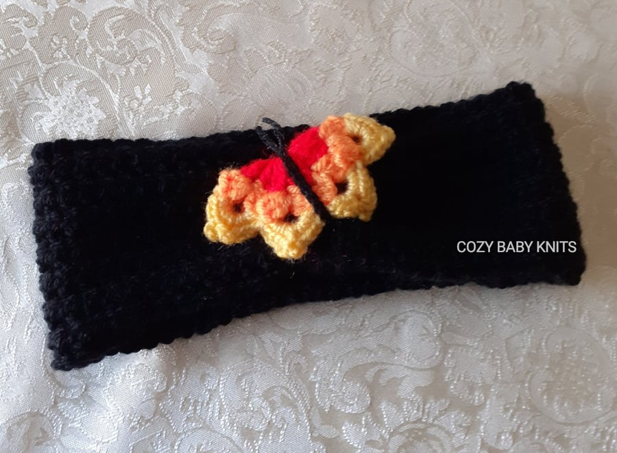 EARWARMER WITH A BUTTERFLY MOTIF