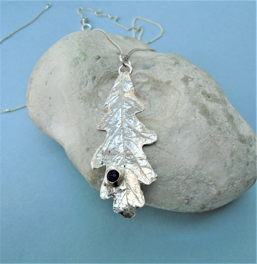 Silver leaf pendant with amethyst