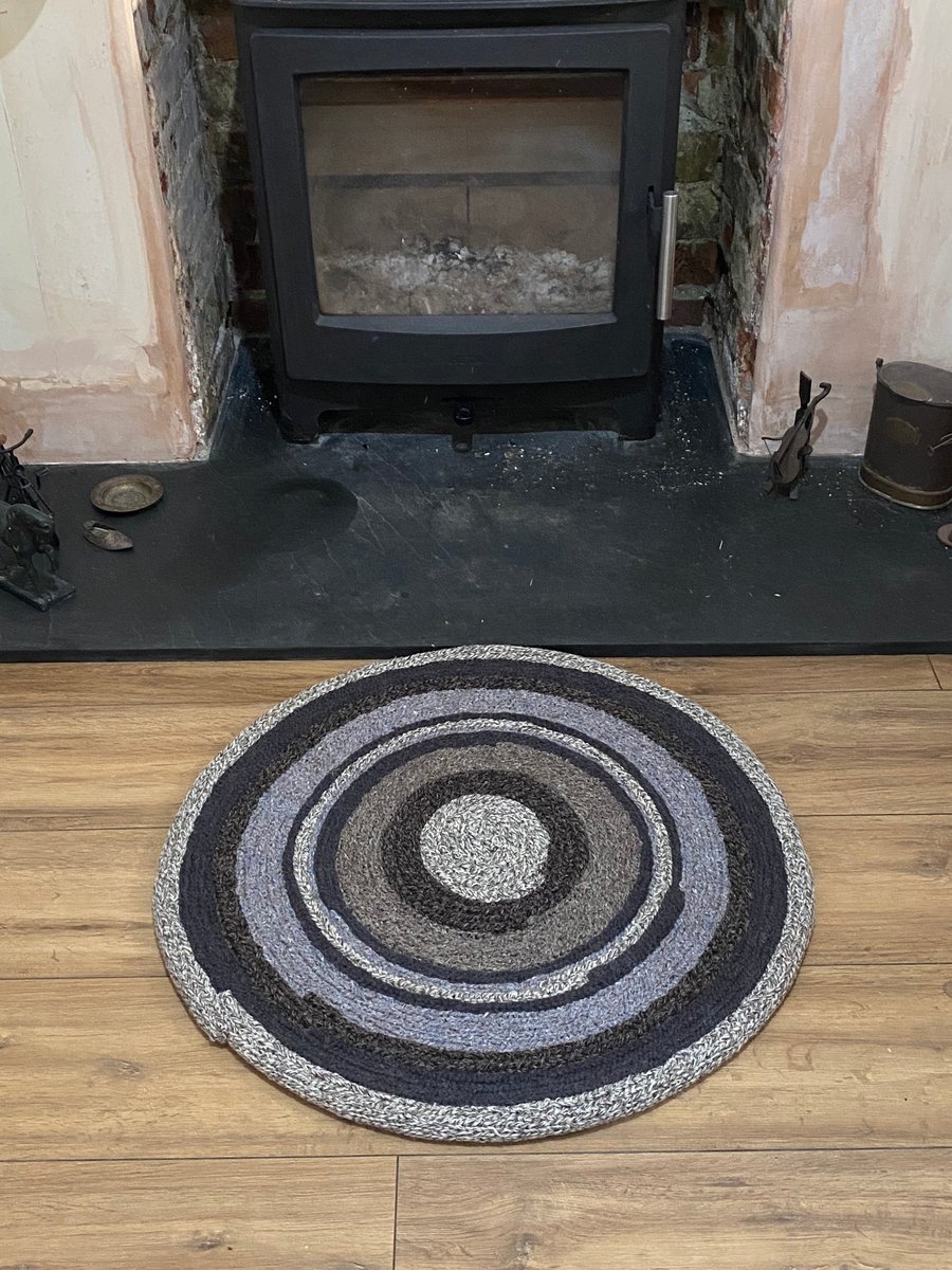 Round Wool rug